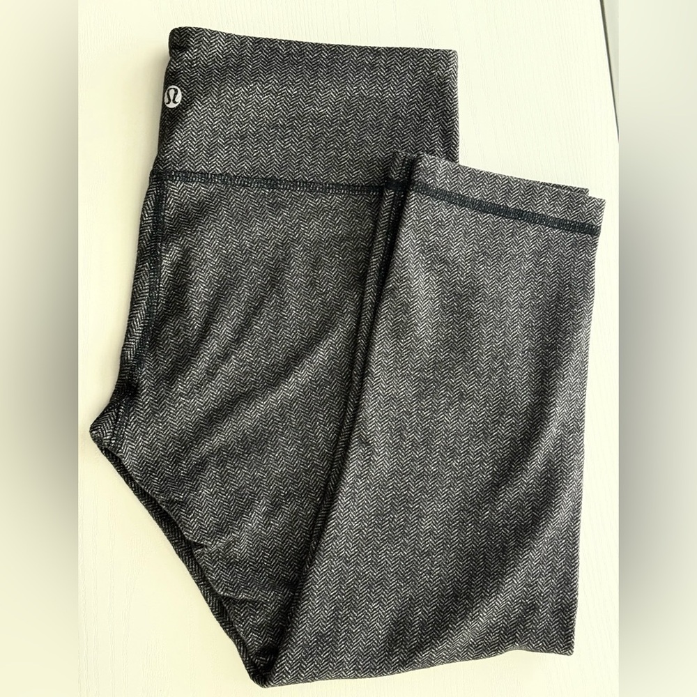 Lululemon Athletica Black Heathered Herringbone 21’’